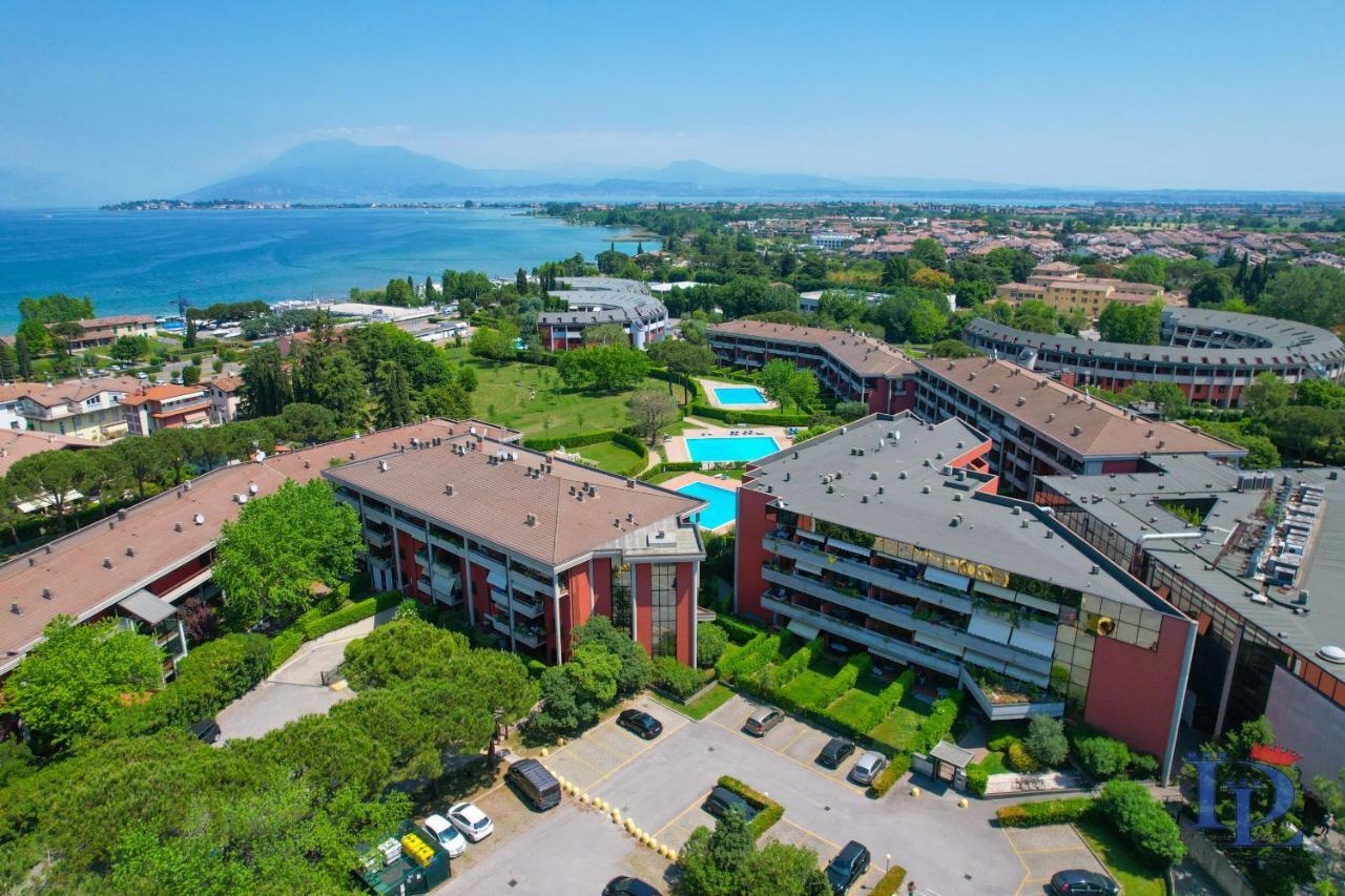 Desenzanoloft Official Partner Marriott Homes & Villas - Dolce Vita With Garden And Pools Desenzano del Garda Exterior foto