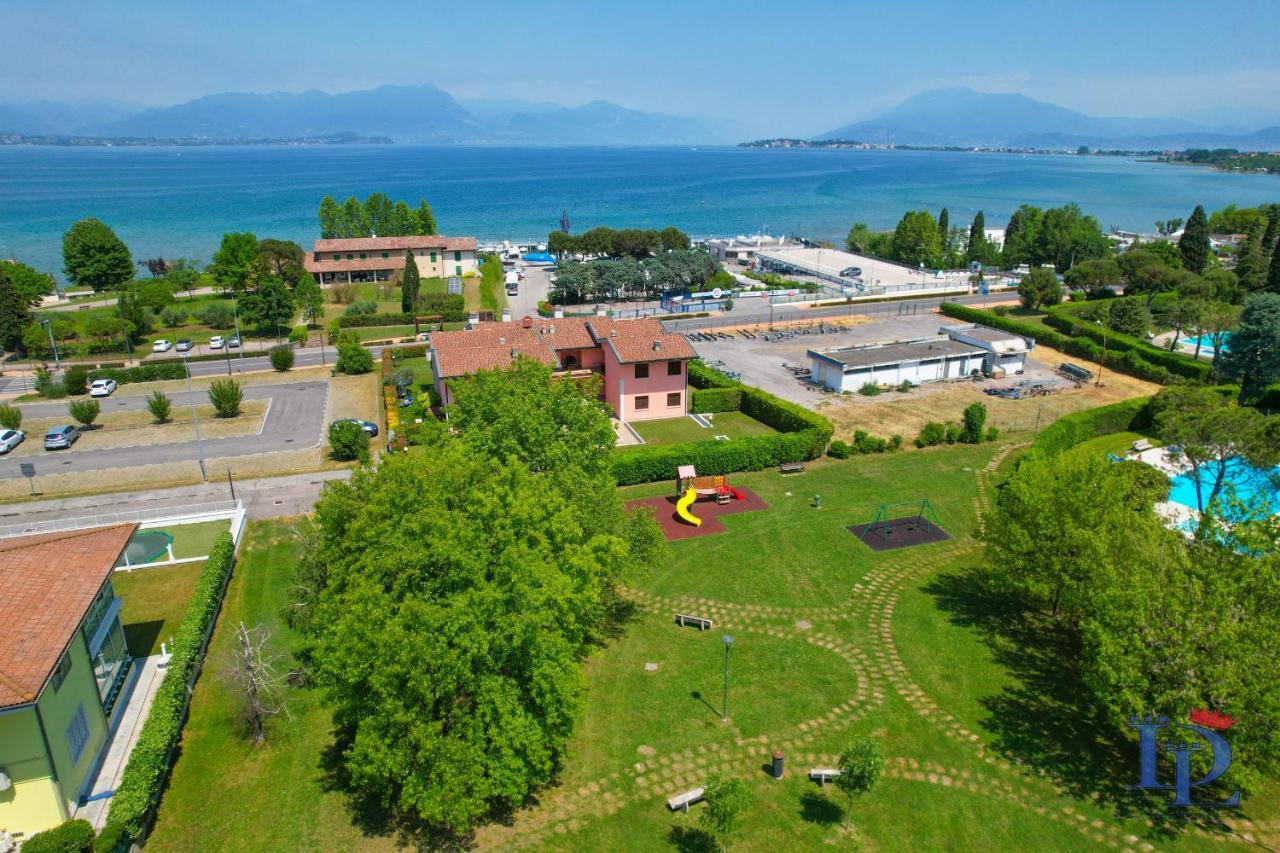Desenzanoloft Official Partner Marriott Homes & Villas - Dolce Vita With Garden And Pools Desenzano del Garda Exterior foto
